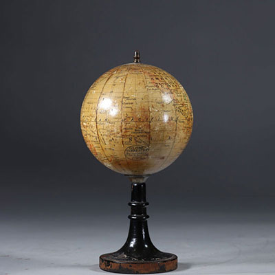 Globe terrestre de la maison Forest à Paris époque Napoléon III