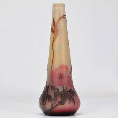 Devez vase cleared with acid decorated with flowers school of Nancy