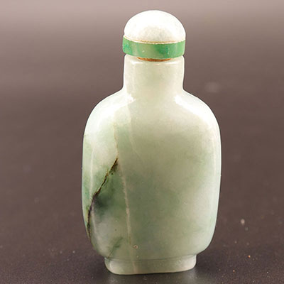 China - green stone snuffbox