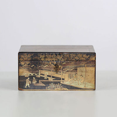 Chinese lacquer and gold box, 19th century China