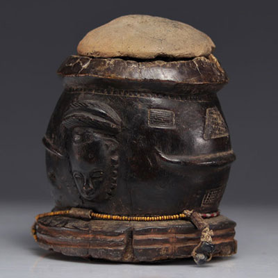 Mouse oracle, mouse divination box, Baoulé, Ivory Coast. (ex collar: Michel Koenig)