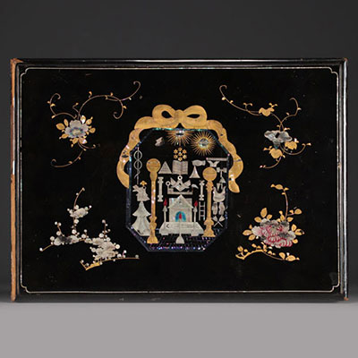 Japan - Nagasaki lacquer and marquetry Masonic chest, Edo, 19th century.