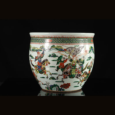 Large famille verte vase decorated with 19th century warriors