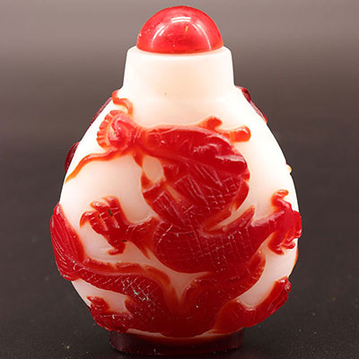 China - Glass snuffbox with dragon decoration