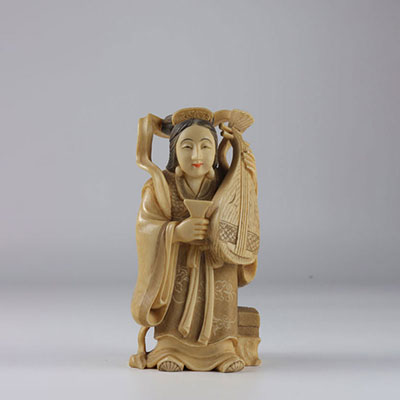 Statuette carved in IVORY, early twentieth JAPAN