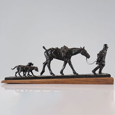 Gaston D'ILLIERS (1876-1932/52) Bronze Retour de chasse, cavalier tenant les rênes de son cheval suivi de ses deux chiens.