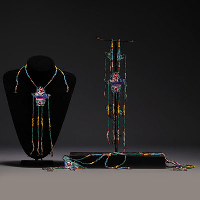 China - Set of necklaces in cloisonné enamel and pearls.