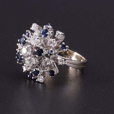 蓝宝石配白金钻石戒指