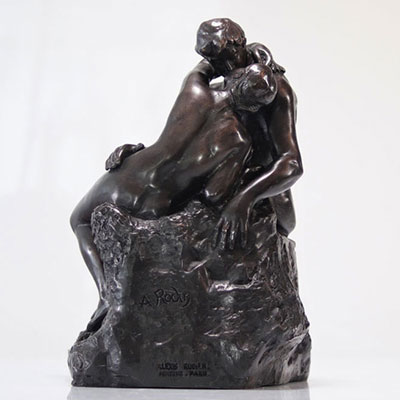 Auguste Rodin. (d’après) Vers 1967. « Le baiser ». Bronze à patine brune. Signé « A.Rodin ». Cachet du fondeur au dos « Alexis Rudier Fondeur Paris »