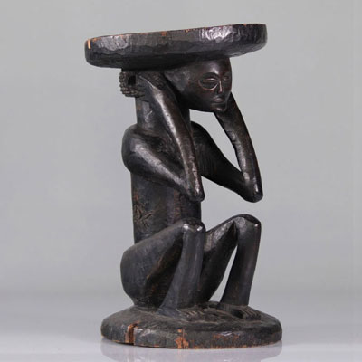 Tabouret Tchokwé RDC sculpté d'un personnage