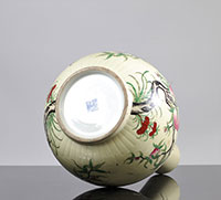 Chine vase en porcelaine, décor de pèches époque Qing