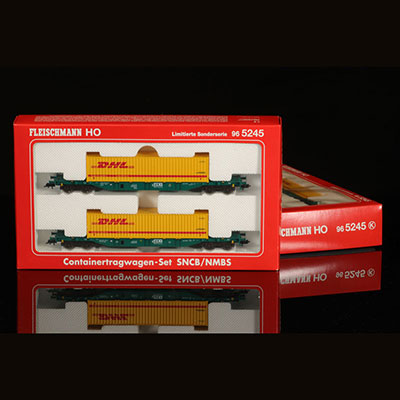 Train - Scale model - Fleischmann HO set of 2x 96 5245 - Set of 2 boxes each containing 2 DHL container wagons