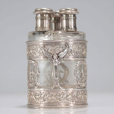 Important flacon à parfum en bronze argenté de style Empire