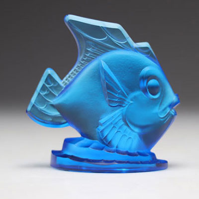 Sabino poisson en verre moulé bleu