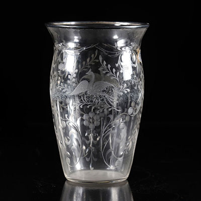 Vase en cristal dégagé à la roue vers 1900