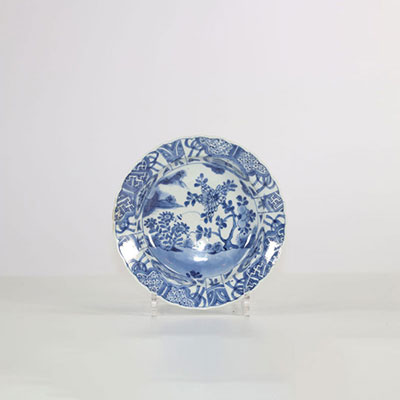 Assiette blanc bleu en porcelaine, Chine époque Kangxi 