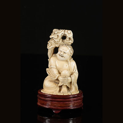 Sculpture de Bouddha en ivoire
