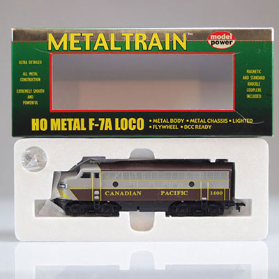 Locomotive Metal train / Référence: 2165 CP / Type: F7-A 1400