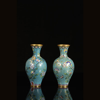 Chine -  paire de vases en bronze cloisonné - 19ème
