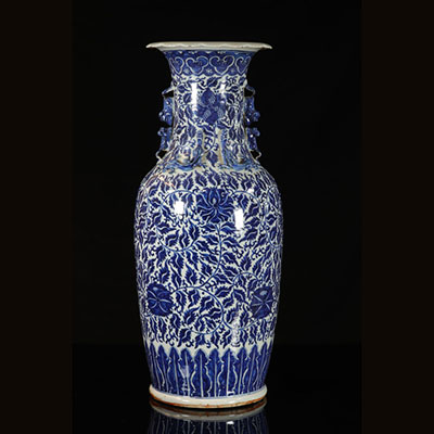 Chine - Vase en porcelaine de chine de style Ming