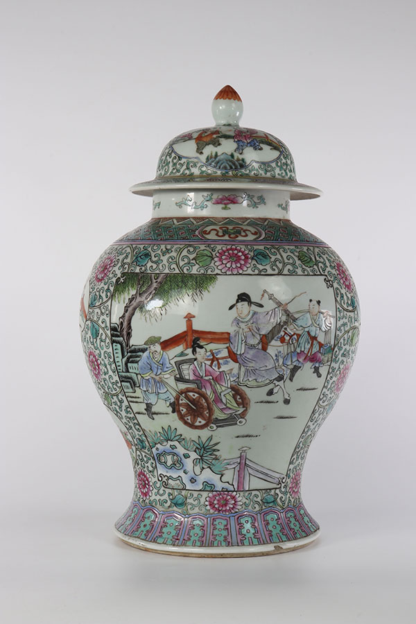 Chinese famille rose covered potiche decorated with figures