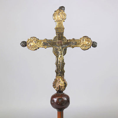 Croix de procession (France 14ème)  Provenance : Gaston Louis Vuitton.