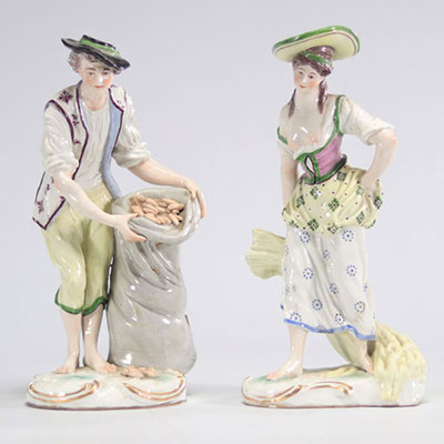 Couple en porcelaine allemande en vêtements traditionnels