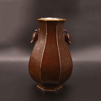 Chine -  vase monochrome brun à têtes de daim marque Qianlong