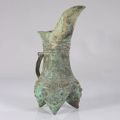 Chine cruche en bronze à décor archaïque