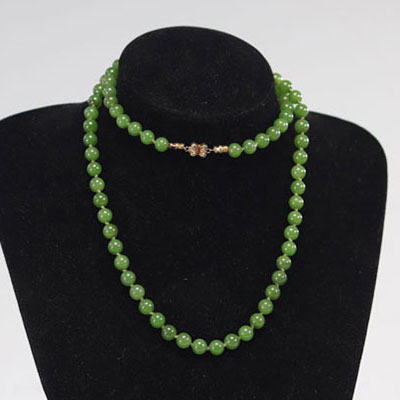 Light green jade necklace with lock