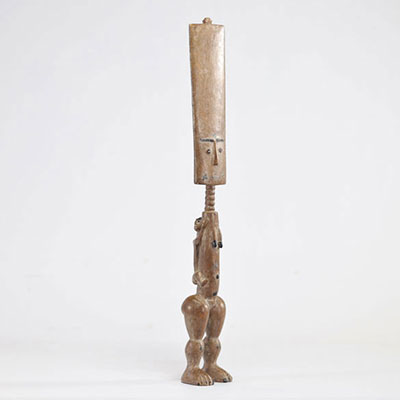 Ashanti poupée Fanti en bois sculpté provenant du Ghana du XXe siècle