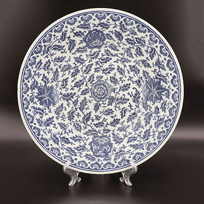 Chine  - plat blanc bleu style Ming marque et époque Guangxu