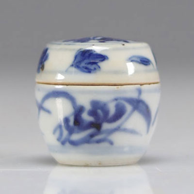 Small blue white porcelain ink box