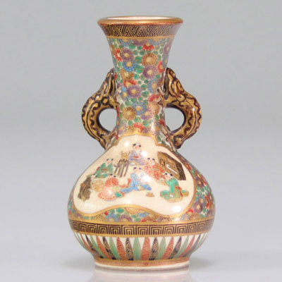 Vase miniature satsuma XIX ème siècle Japon
