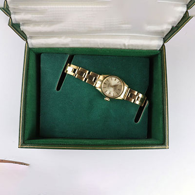Collection model. ROLEX Datejust. 18ct gold. oyster with original stretch bracelet.