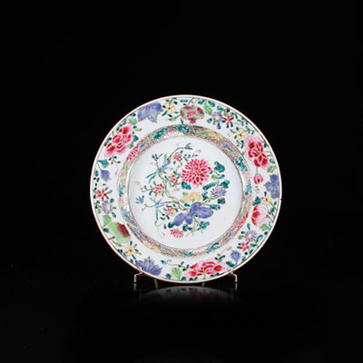 China famille rose plate with floral decoration 18th