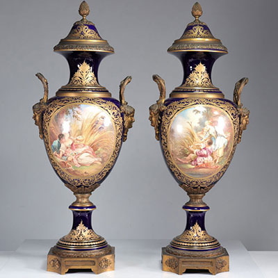 Monumental pair of Sèvres vases with romantic decorations 