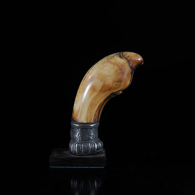 Asie manche de couteau (kriss) en ivoire sculpté belle patine miel fin 19ème 