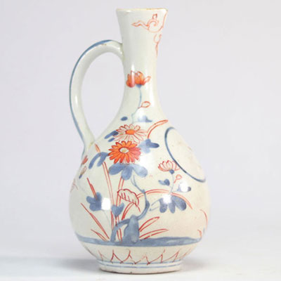 Chinese porcelain jug with orange/red and blue flowers from 18th century