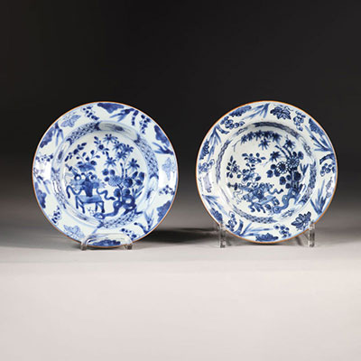 China pair of Blanc Bleu plate 18th