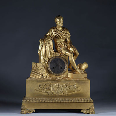 Imposing gilt bronze clock from the Restoration period surmounted by a Roman.