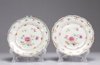 Assiettes (4) en porcelaines de la famille rose décor d'armoirie XVIIIème