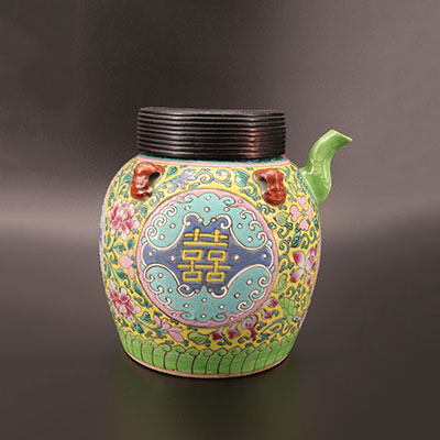 China - 19th century porcelain teapot