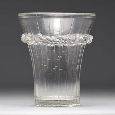 LALIQUE vase decorated with a frieze of birds