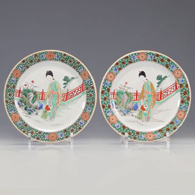 Pair of famille verte plates originating from China from the Qing (清朝) period