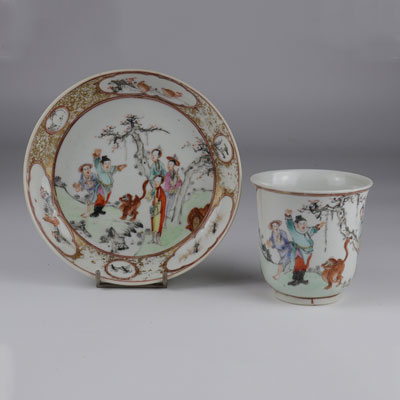 Tasse et sous tasse en porcelaine d'époque Quien Lang, CHINE d'EXPORTATION
