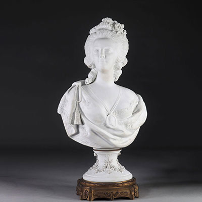 Sèvres buste de Marie Antoinette porcelaine de Sèvres monté sur bronze signature Leconte