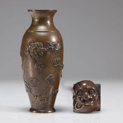 Japon vase et masque en bronze époque Meiji