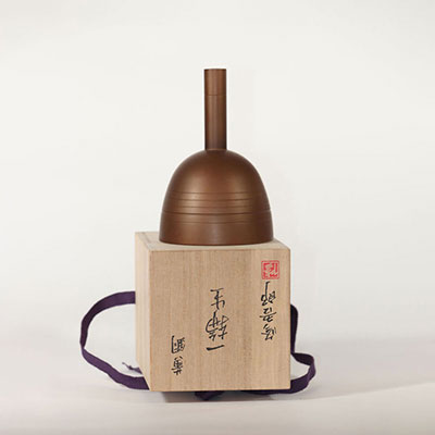 Bronze vase - Shõwa - by Takenaka Doki