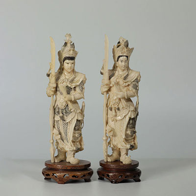 Pair of finely carved ivory Chinese warriors 1900